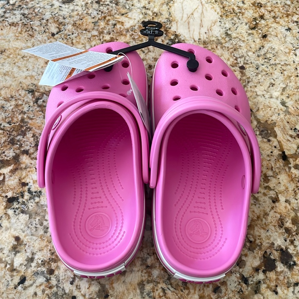 NWT kids crocs size J 3